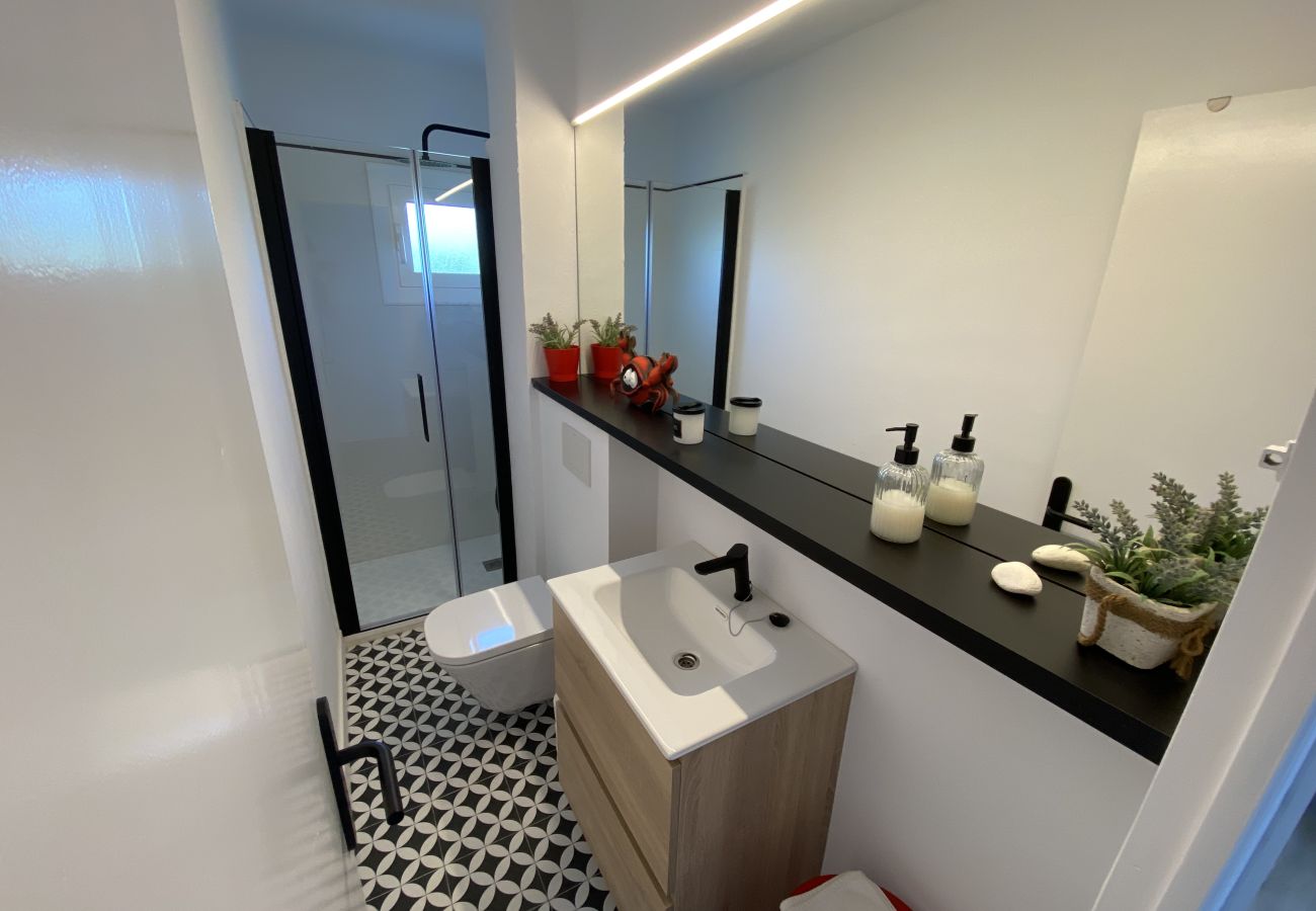 Ferienwohnung in Torroella de Montgri - Ter 31C-Renovierte Wohnung mit Terrasse, Meerblick und Gemeinschaftspool.