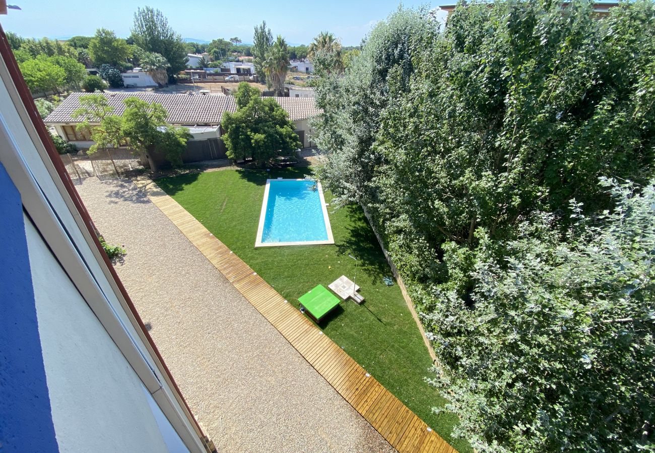 Ferienwohnung in Torroella de Montgri - Ter 31C-Renovierte Wohnung mit Terrasse, Meerblick und Gemeinschaftspool.