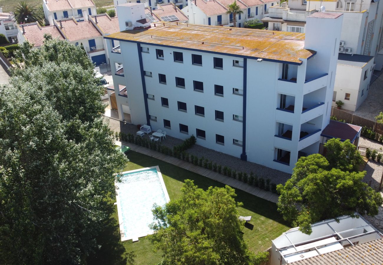 Ferienwohnung in Torroella de Montgri - Ter 31C-Renovierte Wohnung mit Terrasse, Meerblick und Gemeinschaftspool.