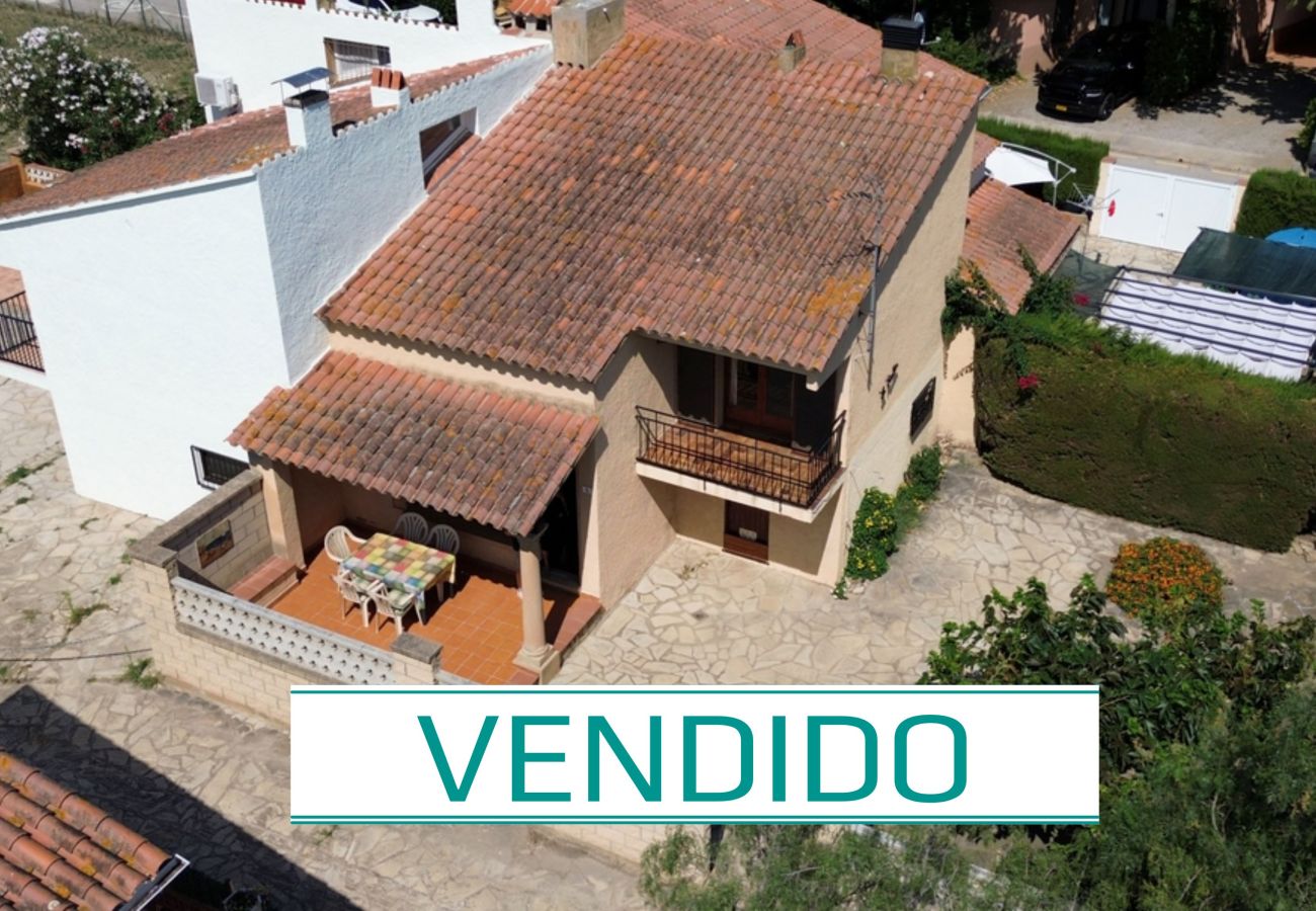 Doppelhaushälfte in Torroella de Montgri - Haus la rustica mit Garten