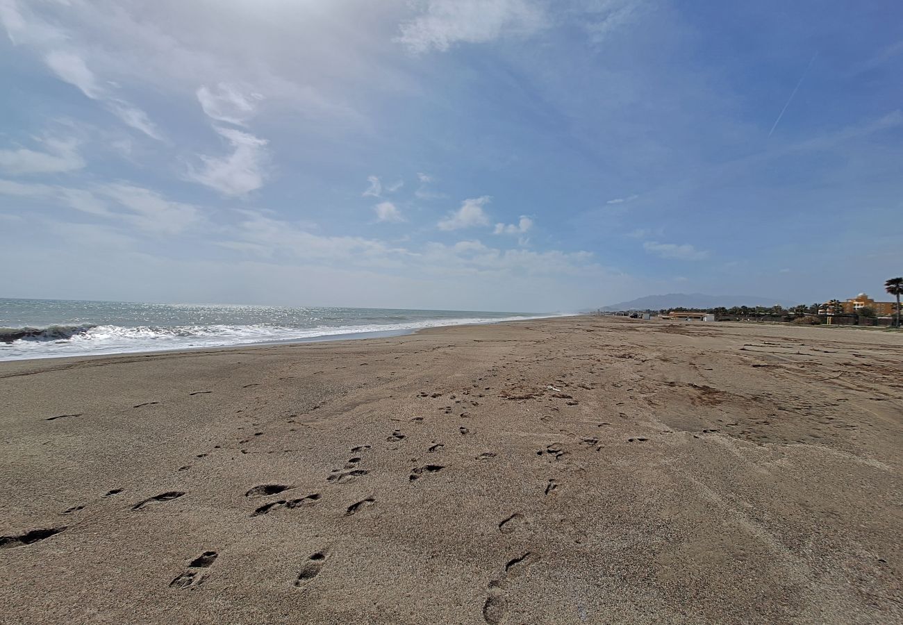 Ferienwohnung in Vera playa - JNV - Apartment am Strand mit privatem Garten