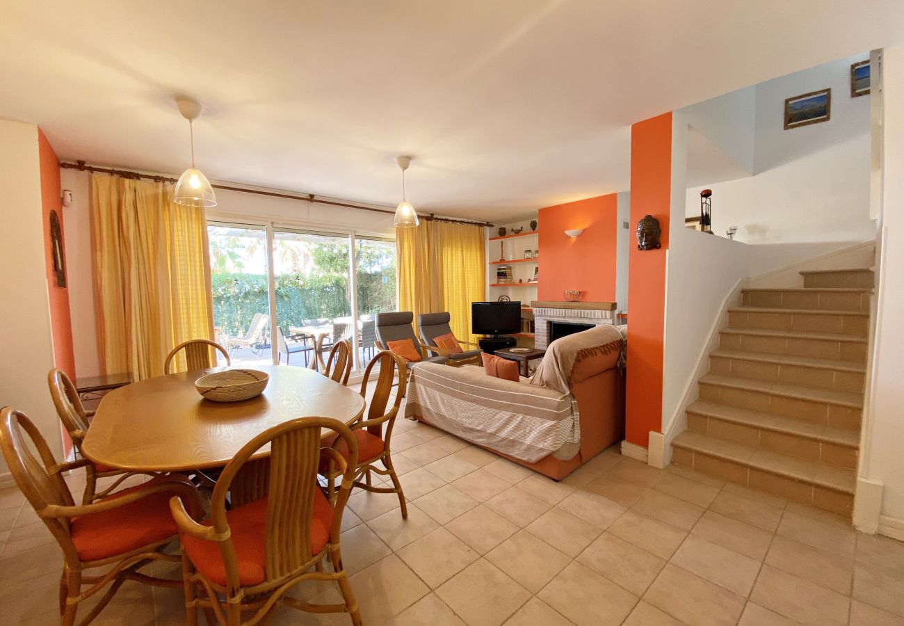 Rijhuis in Vera Playa - PB 01 - Vakantiehuis aan het strand in Vera Playa