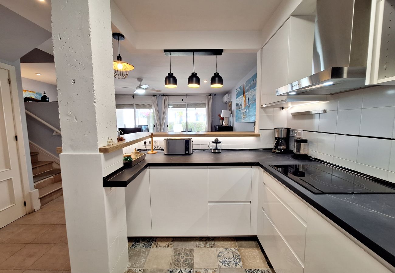 Rijhuis in Vera Playa - PB 02 - Vakantiehuis aan het strand