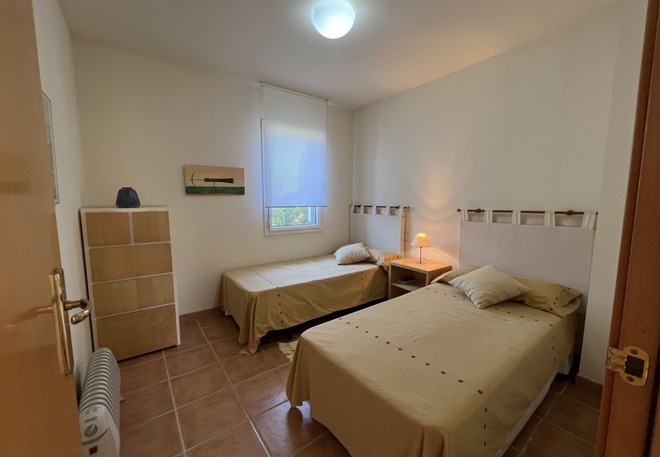 Huis in Torroella de Montgri - Daró 3D 03 Hoekhuis met airconditioning, zwembad en vlakbij het strand