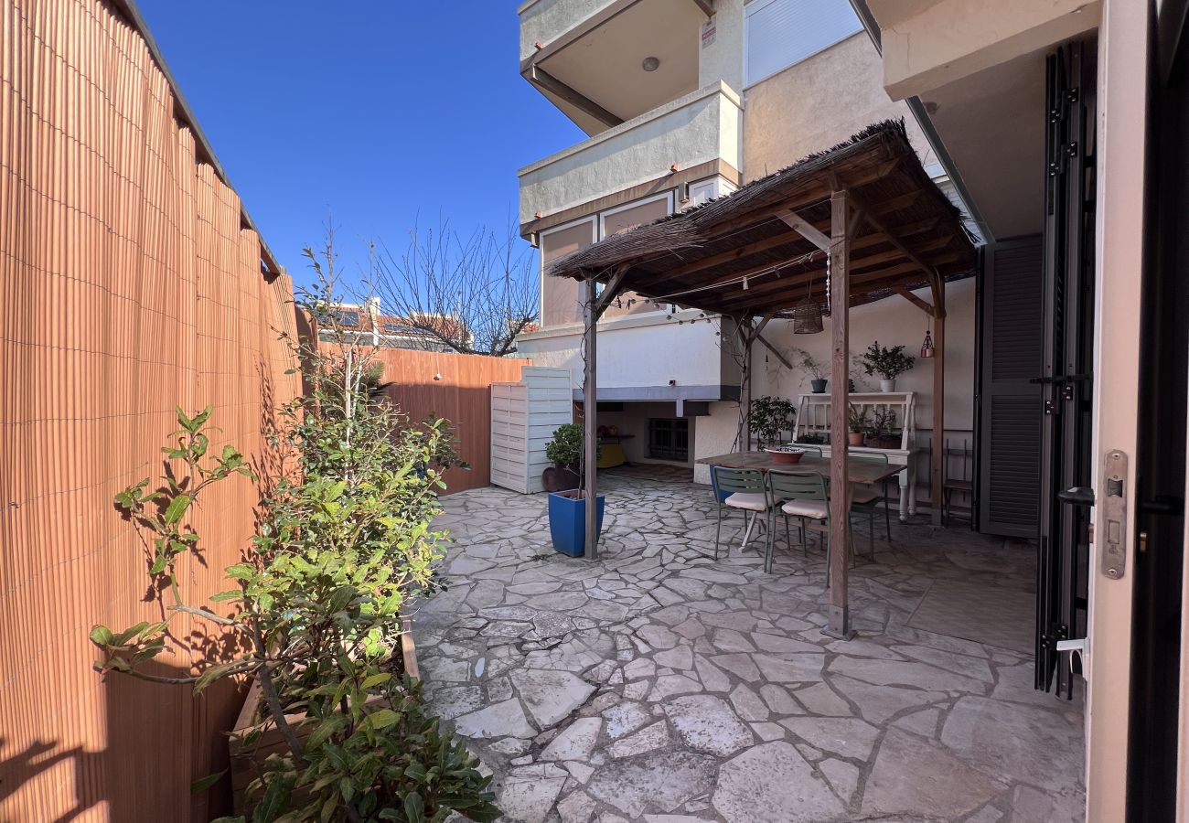 Huis in Torroella de Montgri - Casa Elena - 2 slaap- en 2 badkamers, tuin op begane grond