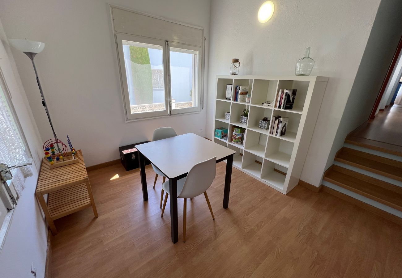 Rijhuis in Torroella de Montgri - Martinet Pati Blau met prive zwembad