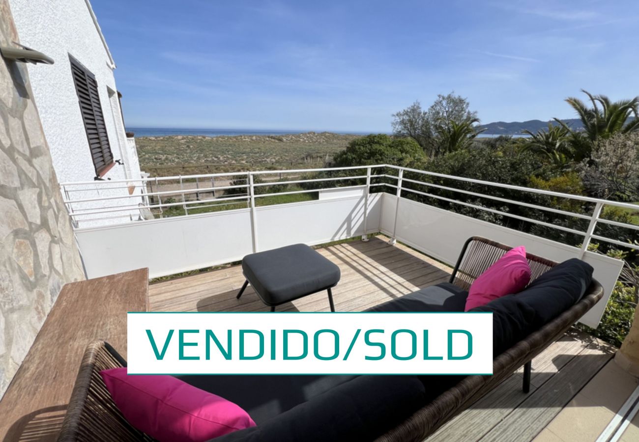 Appartement in Torroella de Montgri - Direct aan het strand met zeezicht