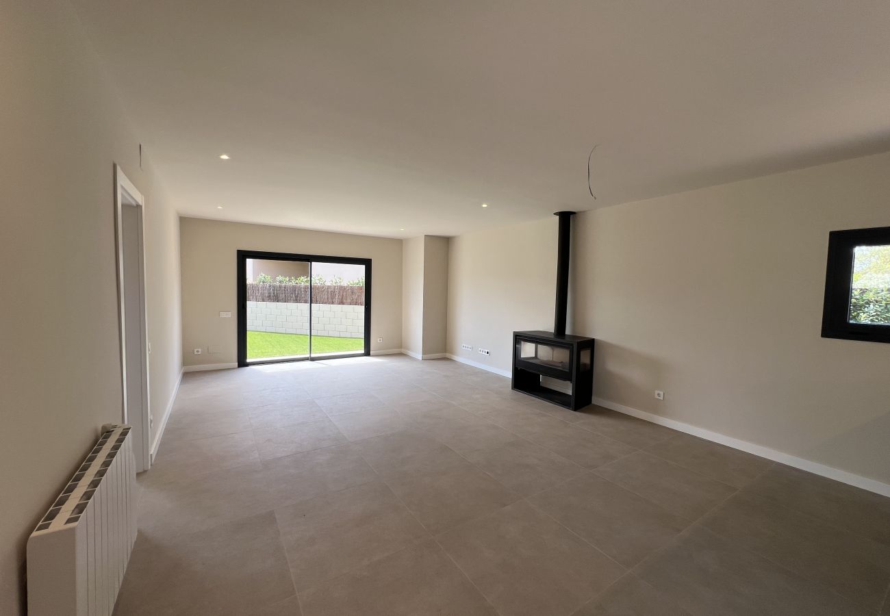 Villa in Torroella de Montgri - Gerenoveerde villa met privézwembad