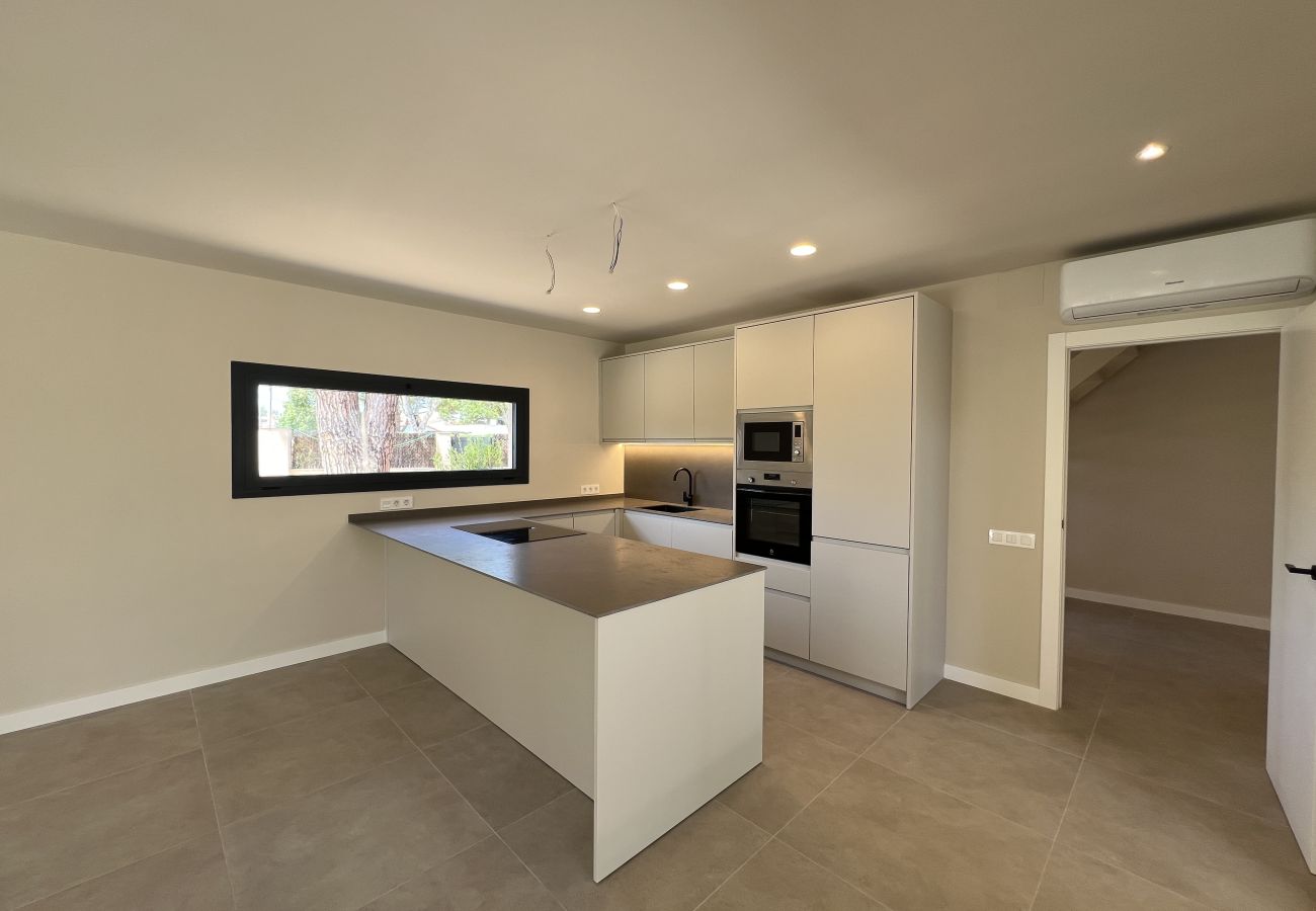 Villa in Torroella de Montgri - Gerenoveerde villa met privézwembad