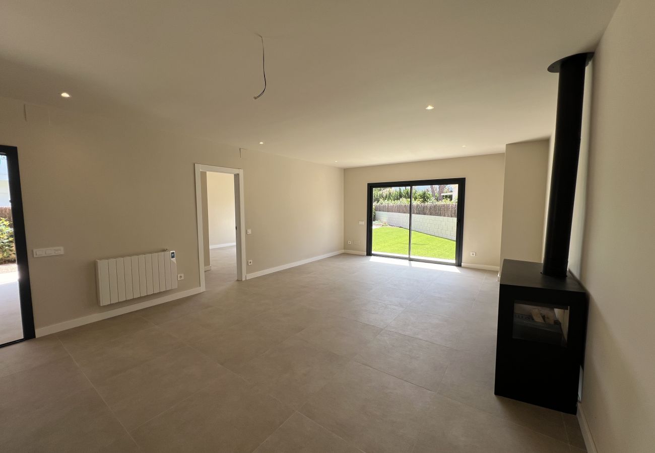 Villa in Torroella de Montgri - Gerenoveerde villa met privézwembad