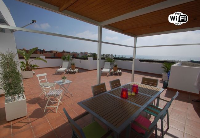 Apartamento en Vera playa - Alborada Ático - 150m playa, WiFi, solárium, vistas al mar