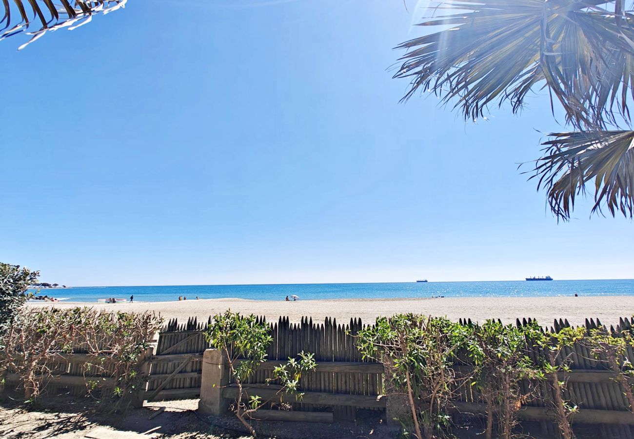 Villa en Vera playa - PM - En primera línea de playa con piscina privada