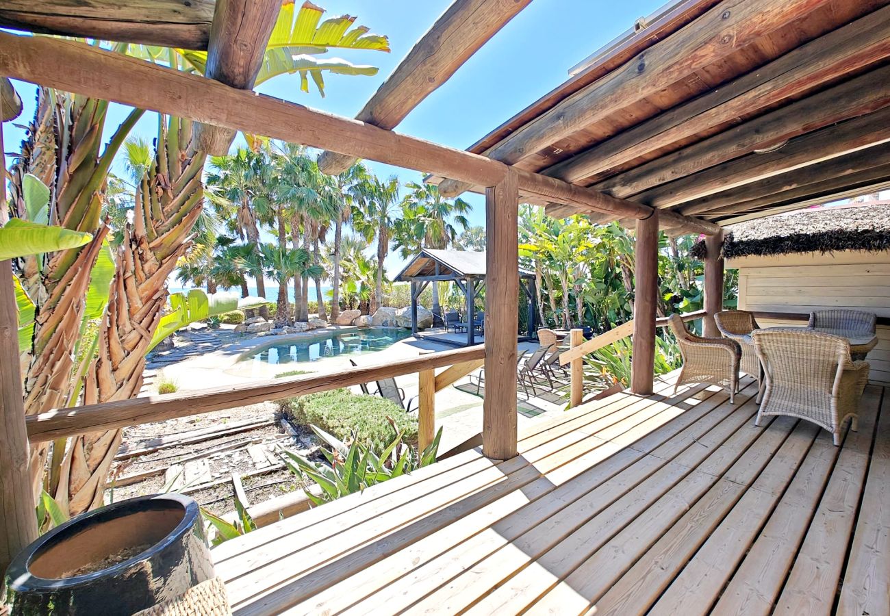 Villa en Vera playa - PM - En primera línea de playa con piscina privada