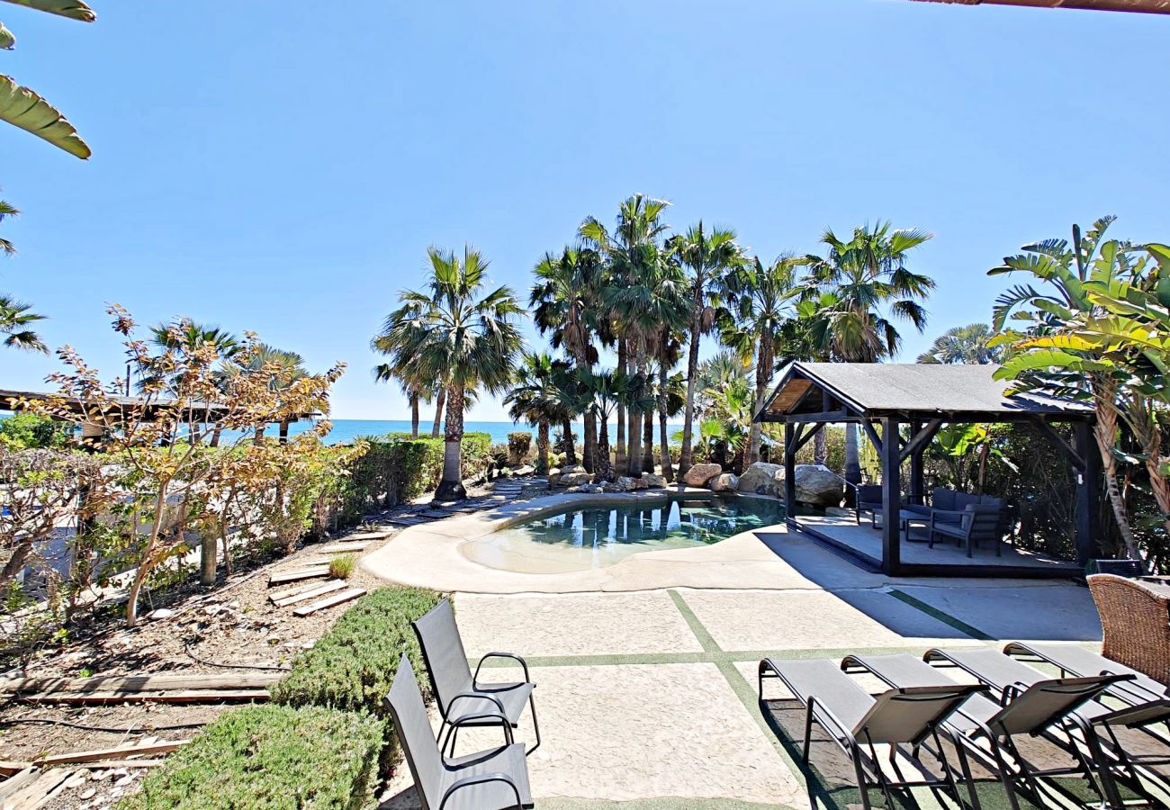 Villa en Vera playa - PM - En primera línea de playa con piscina privada