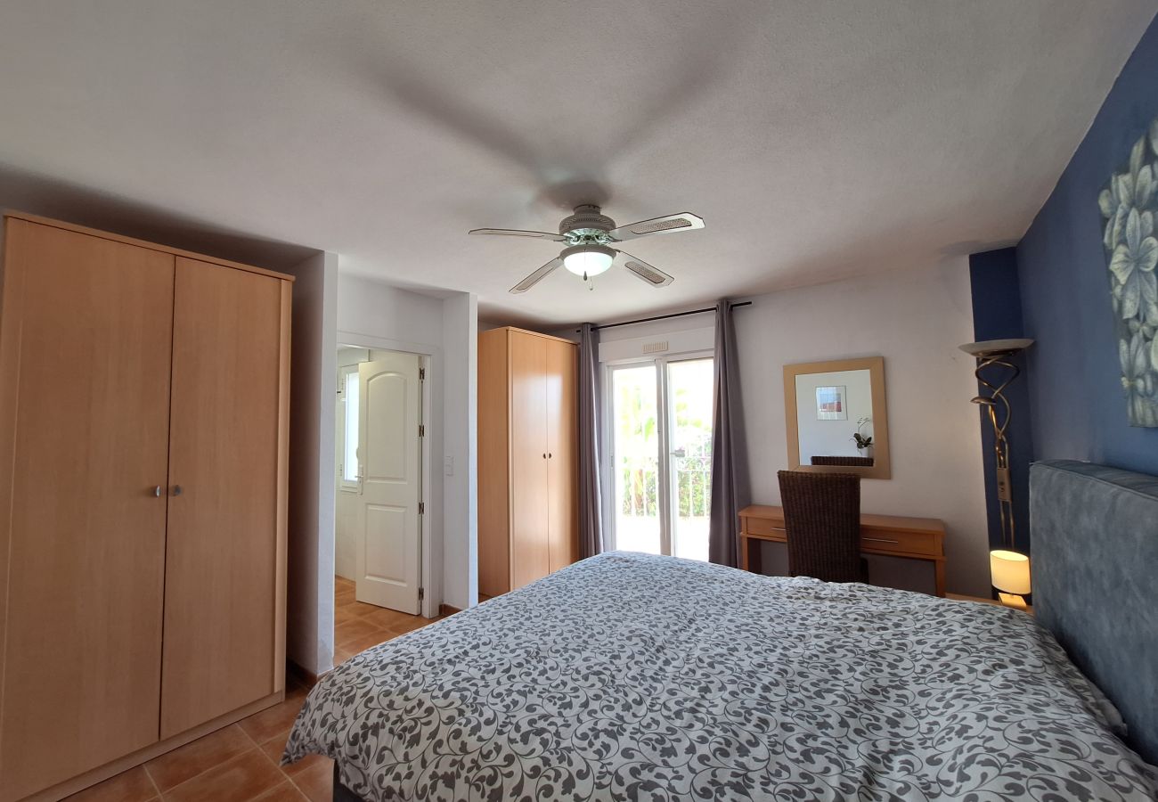 Apartamento en Palomares - JP Bajo - Alquiler vacacional con jardín privado y parking 