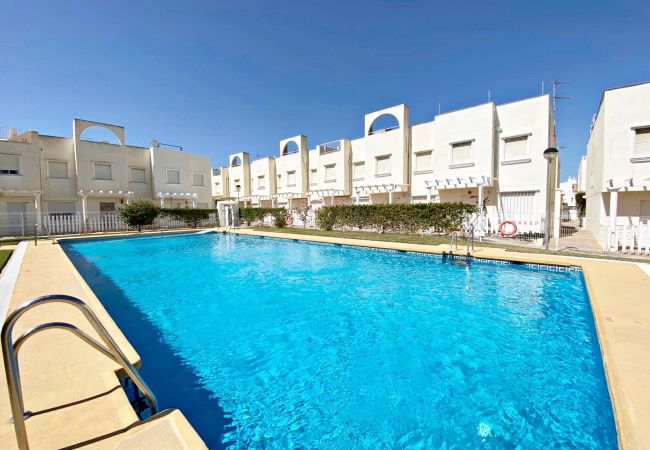 Apartamento en Vera playa - Fuentemar Dúplex - WiFi, solarium & piscina comunitaria