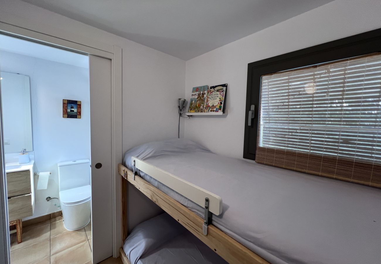 Casa en Torroella de Montgri - Casa Elena - 2 dormitorios ,2  baños y jardin planta baja