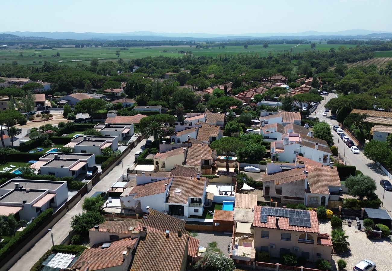 Casa adosada en Torroella de Montgri -  Garsa 3 Casa reformada en la Costa Brava con Jardín privado