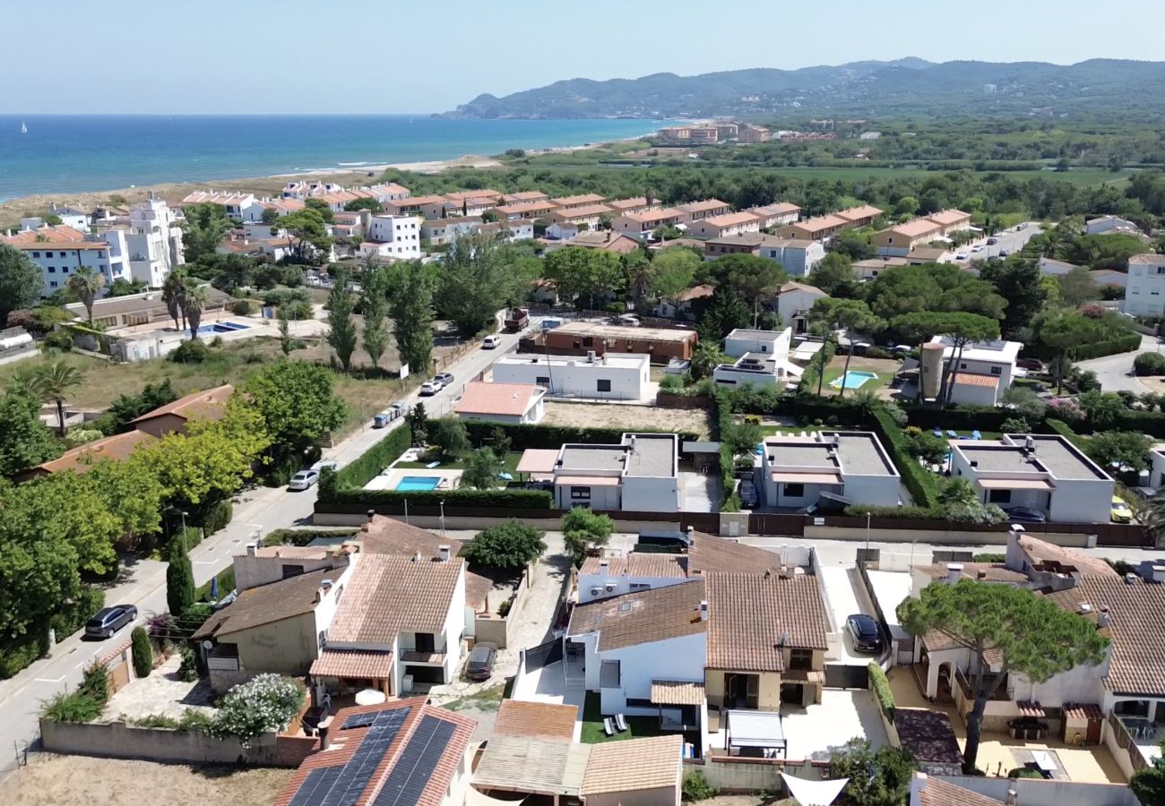 Casa adosada en Torroella de Montgri -  Garsa 3 Casa reformada en la Costa Brava con Jardín privado