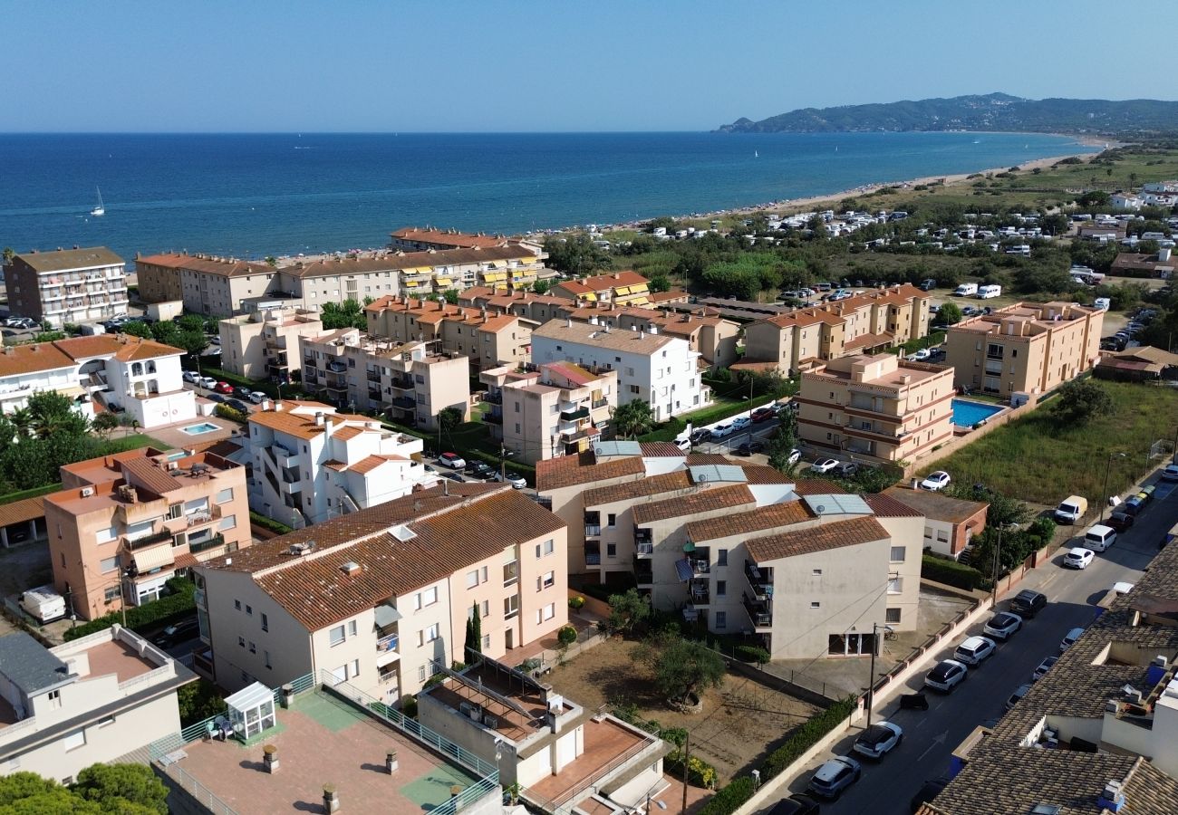 Apartamento en Estartit - Apartamento en segunda planta con aire acondicionado cerca de la playa de L’Estartit