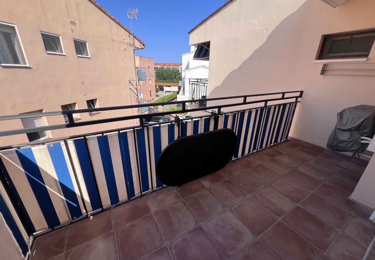 Apartamento en Estartit - Apartamento en segunda planta con aire acondicionado cerca de la playa de L’Estartit