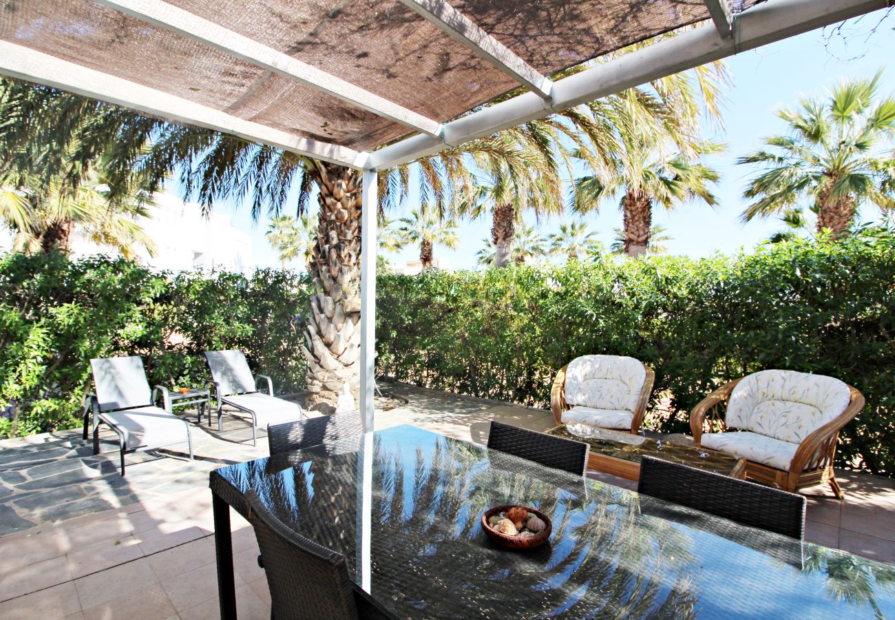 Maison mitoyenne à Vera playa - Playa de Baria I - Devant la plage, jardin privé & WiFi