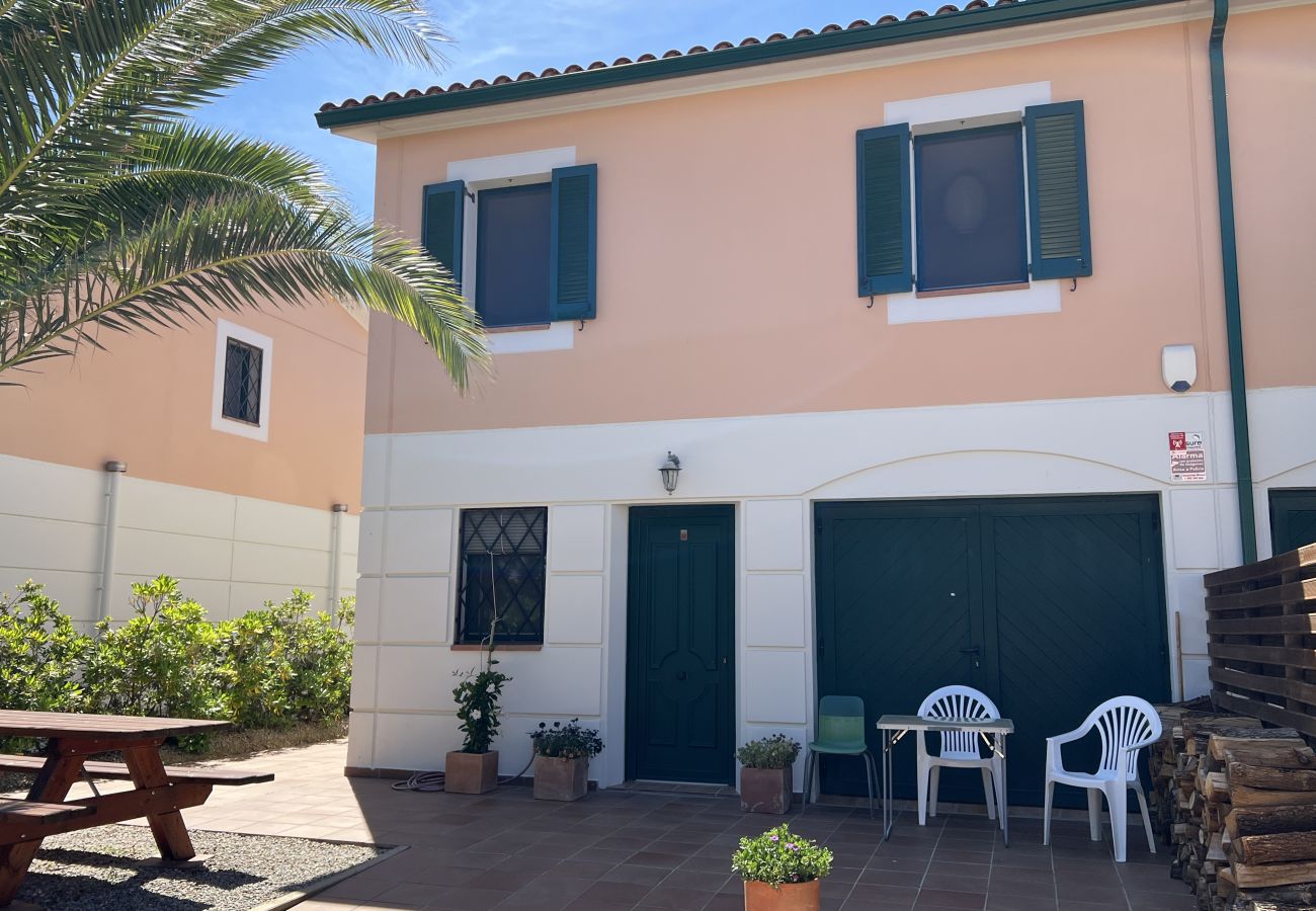 Maison mitoyenne à Torroella de Montgri - Maison d'angle avec piscine partagée (Nr 50)