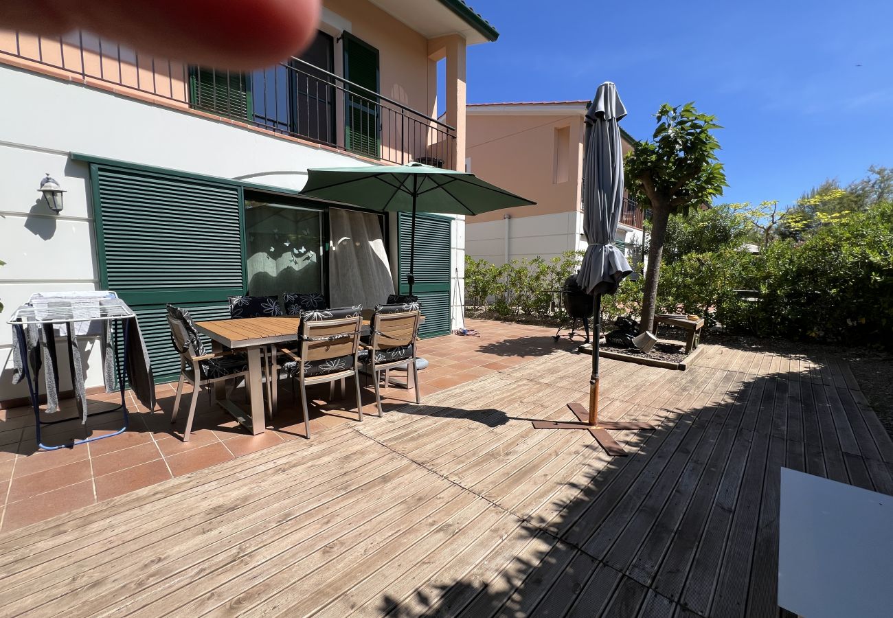 Maison mitoyenne à Torroella de Montgri - Maison d'angle avec piscine partagée (Nr 50)