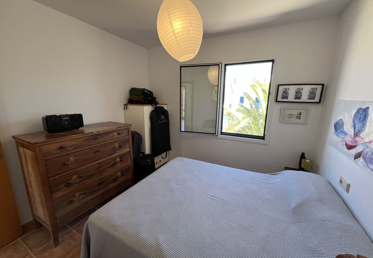 Maison mitoyenne à Torroella de Montgri - Maison d'angle avec piscine partagée (Nr 50)