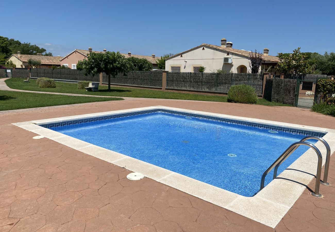 Chalet à Torroella de Montgri - Maison mitoyenne à vendre Calle Pinsà, 155  