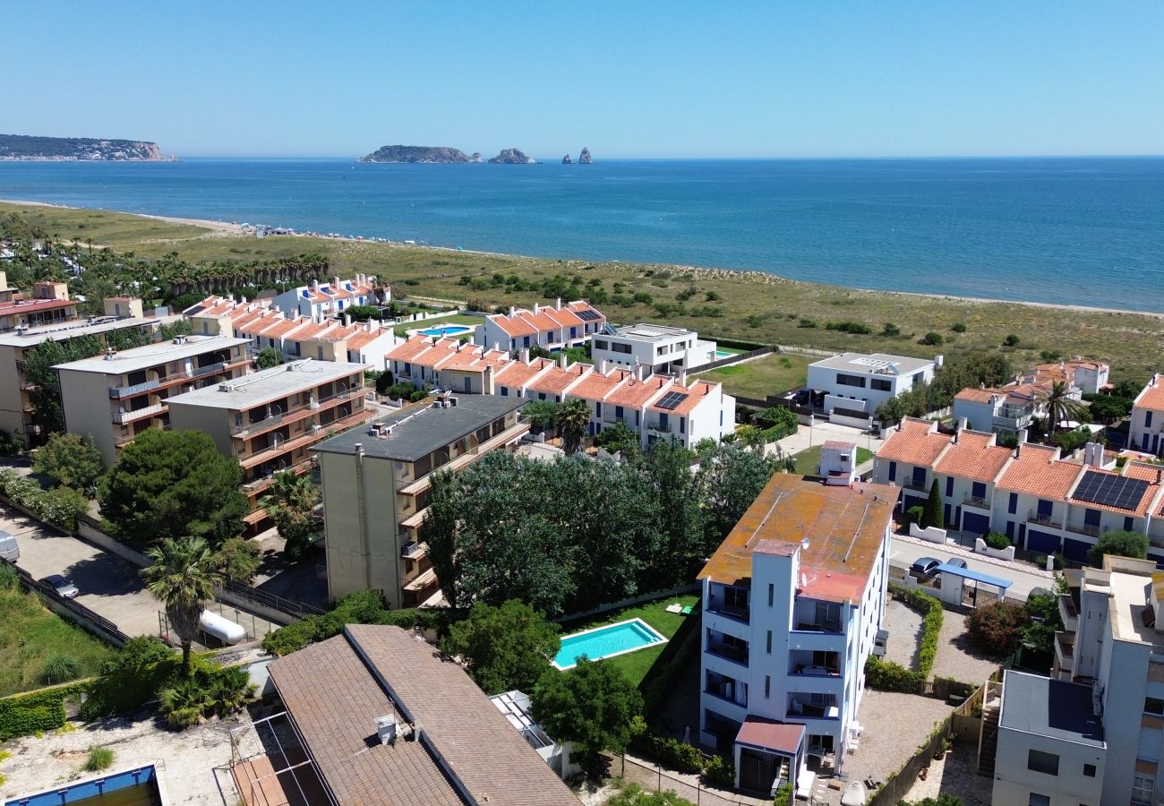 Appartement à Torroella de Montgri - 21D rénové, piscine commune et licence d'utilisation touristique