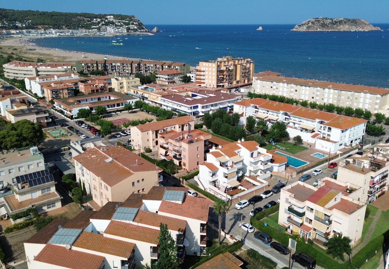 Appartement à Estartit - Appartement au deuxième étage avec climatisation à proximité de la plage de L’Estartit