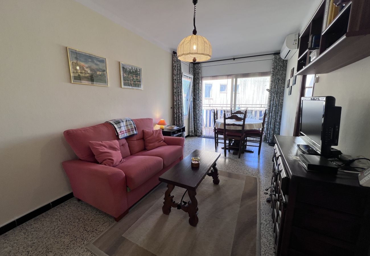 Appartement à Estartit - Appartement au deuxième étage avec climatisation à proximité de la plage de L’Estartit