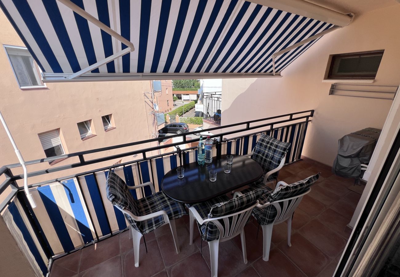 Appartement à Estartit - Appartement au deuxième étage avec climatisation à proximité de la plage de L’Estartit