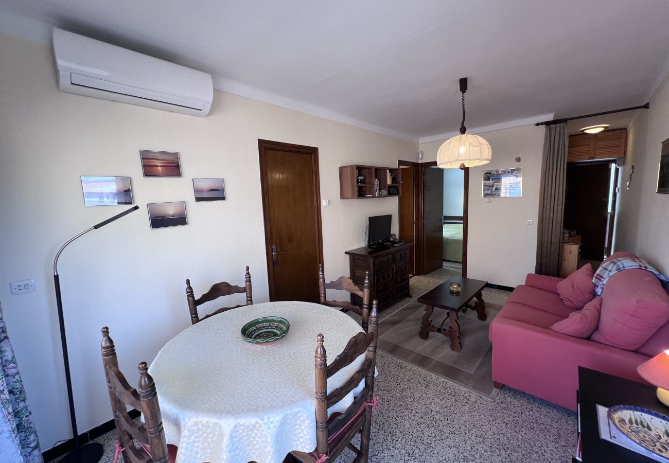Appartement à Estartit - Appartement au deuxième étage avec climatisation à proximité de la plage de L’Estartit