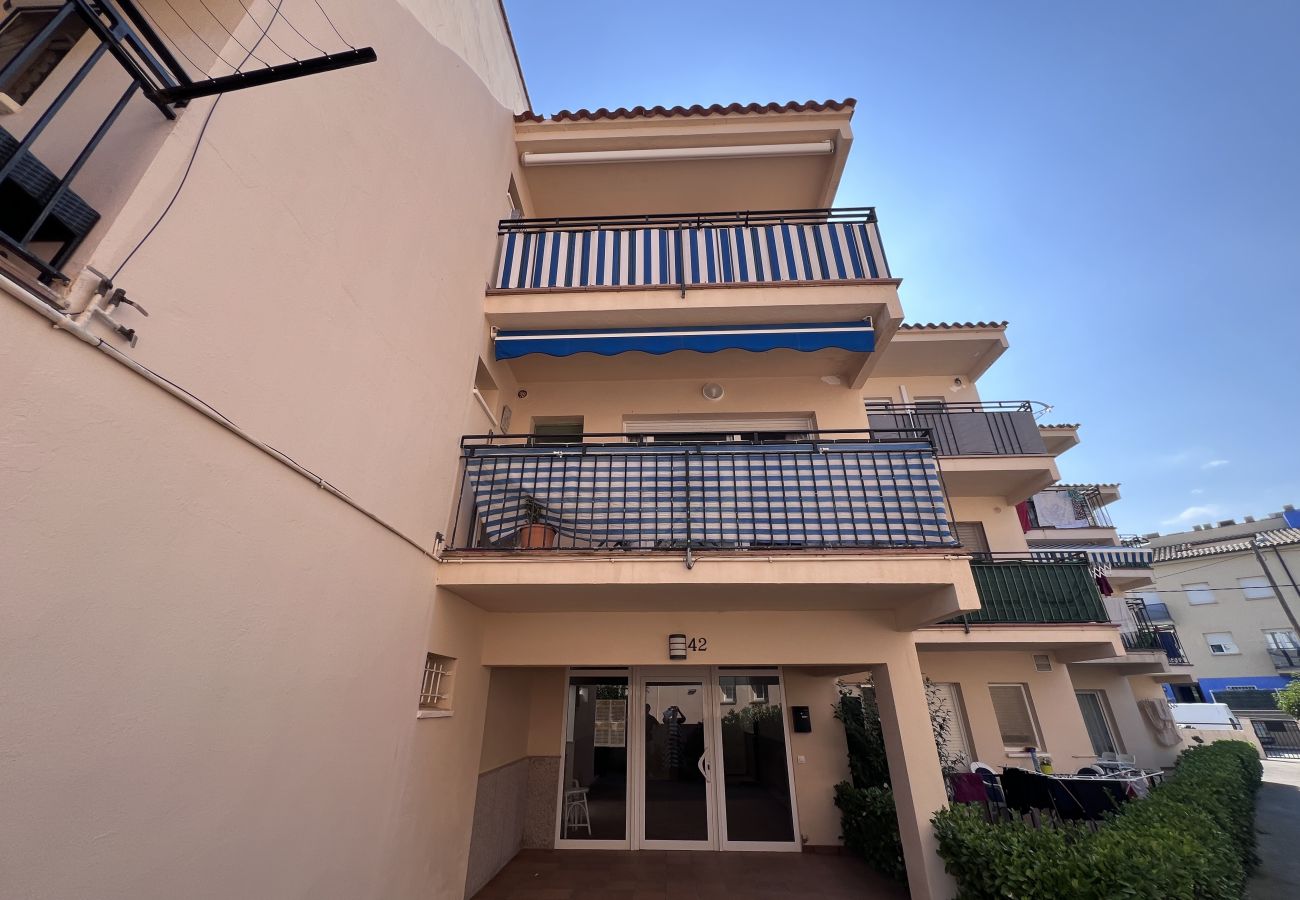 Appartement à Estartit - Appartement au deuxième étage avec climatisation à proximité de la plage de L’Estartit