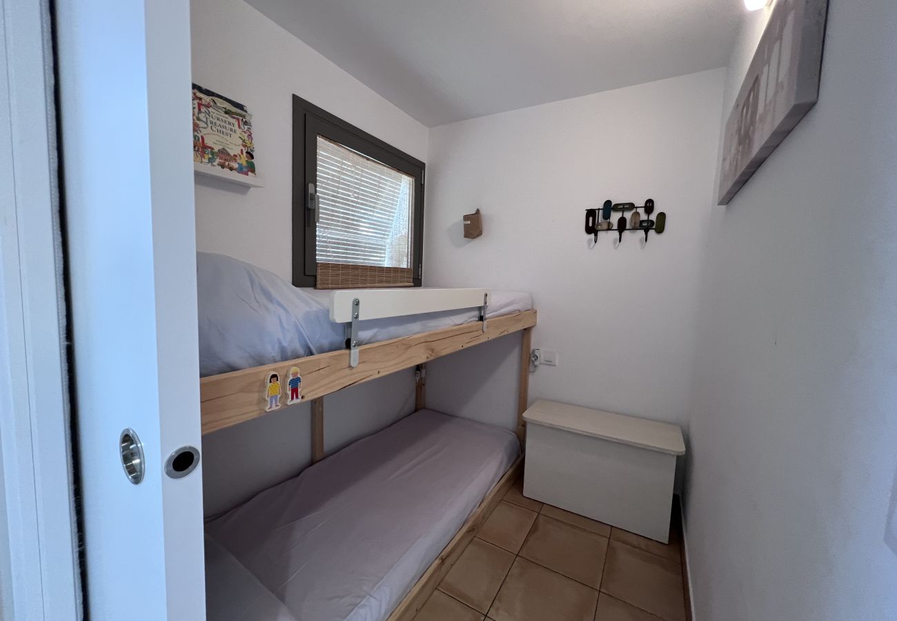 House in Torroella de Montgri - Casa Elena - 2 chambres, 2 salles de bains et jardin, rez-de-chaussée