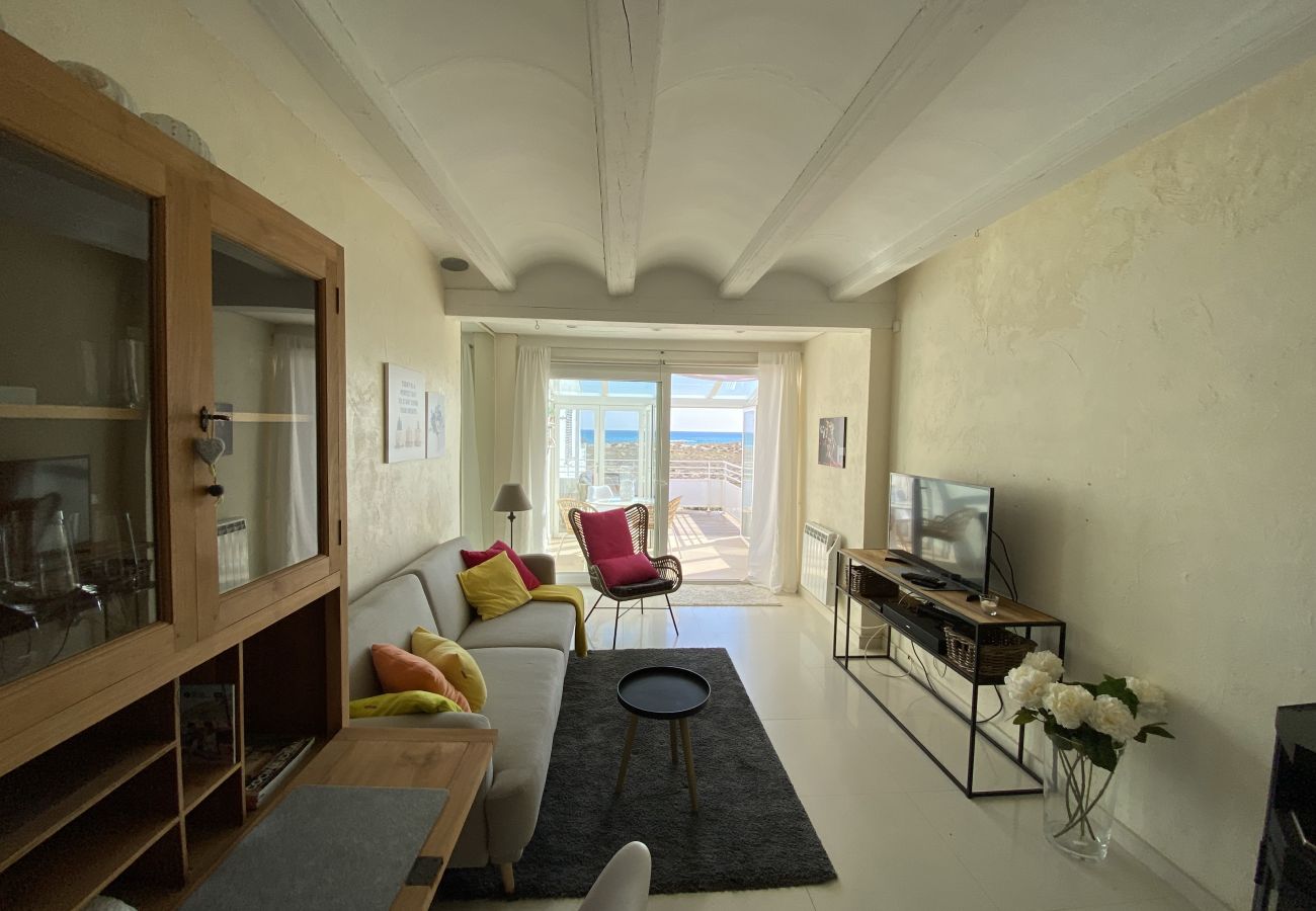 Apartment in Torroella de Montgri - On the beach with sea view