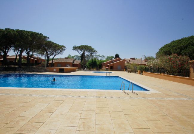 Townhouse in Torroella de Montgri - House 124126 with private garden and community pool near the beach