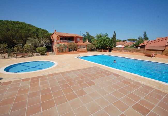 Townhouse in Torroella de Montgri - House 124126 with private garden and community pool near the beach