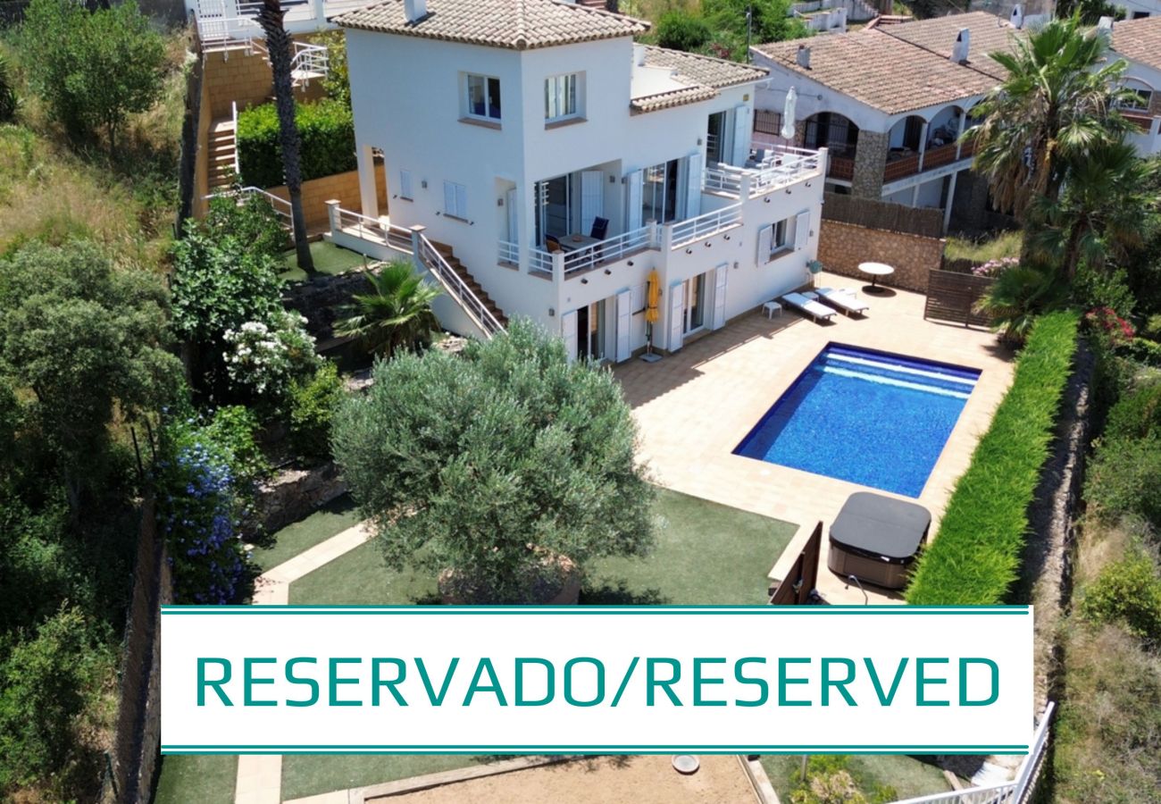 House in Pals - Villa with views and pool in Pals