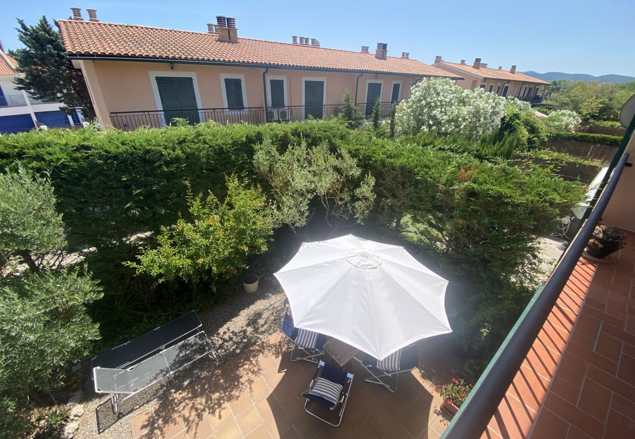 Terraced House in Torroella de Montgri - Corner house just steps from the beach (Tourist license)