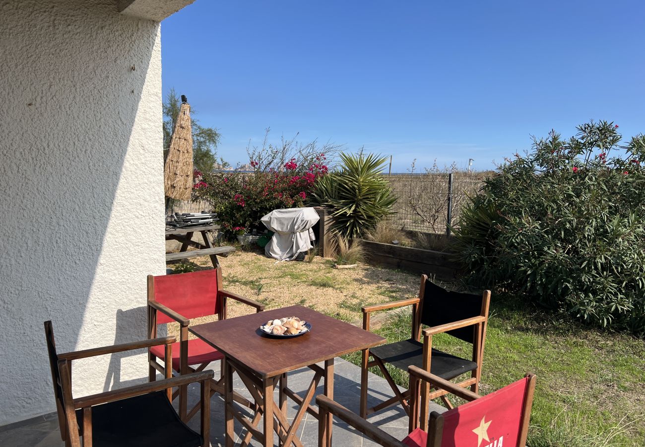 Apartment in Torroella de Montgri - Beachfront groundfloor apartmet